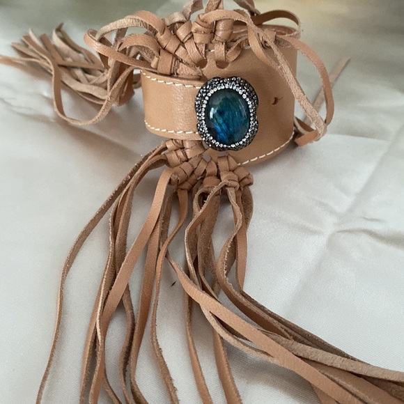 Genuine leather cuff , hand crafted - Picture 4 of 6